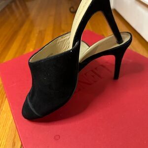 Ann Taylor Elegant Black Suede Mules- slip on Heels size 7 EUC